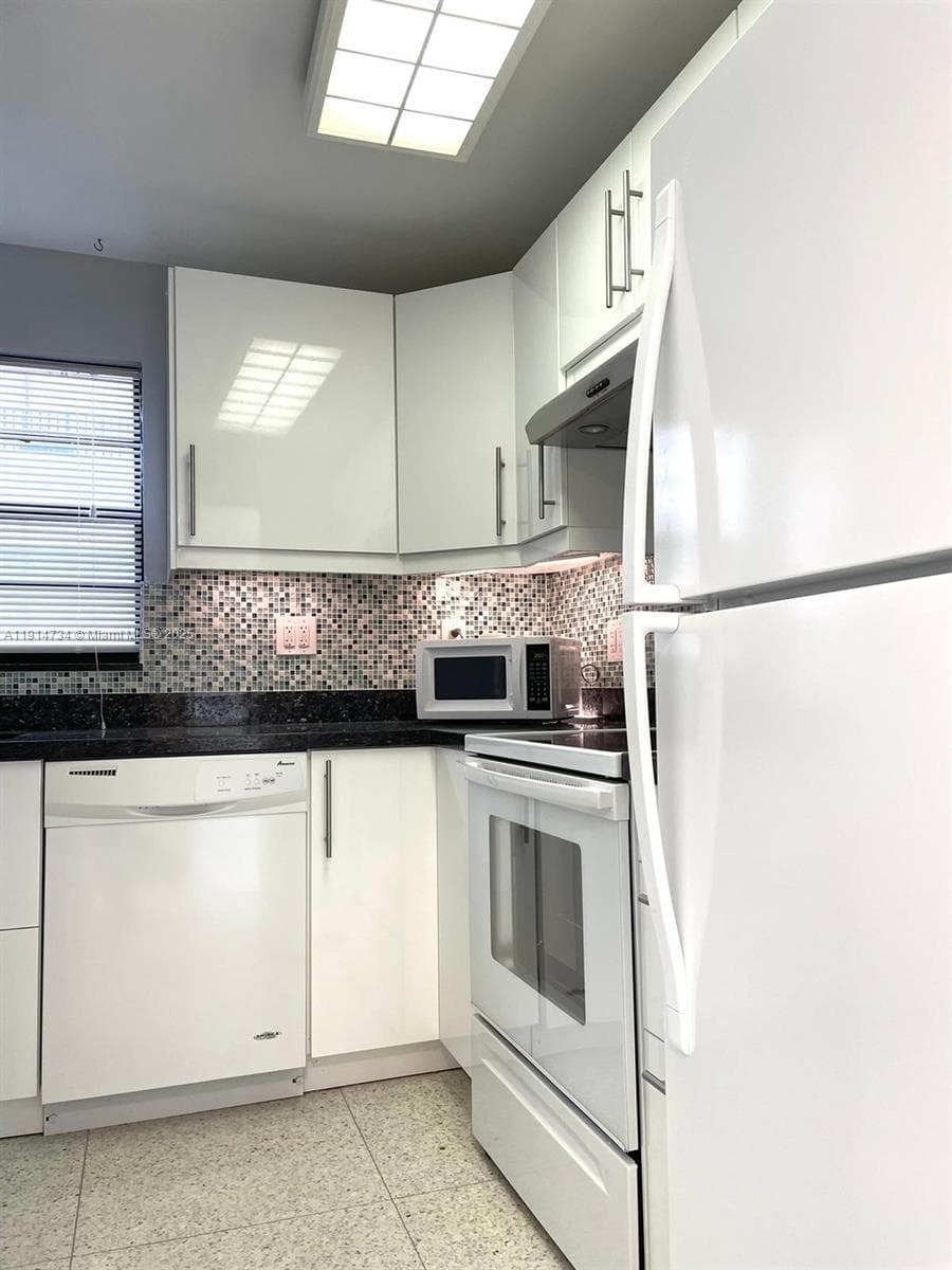 6424 COLLINS BLDG CONDO · #204 in Miami Beach - Photo 7