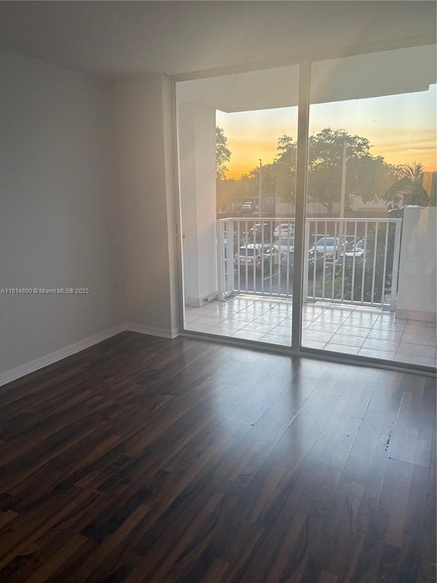 WILSHIRE CONDO · #218W in Miami - Photo 3