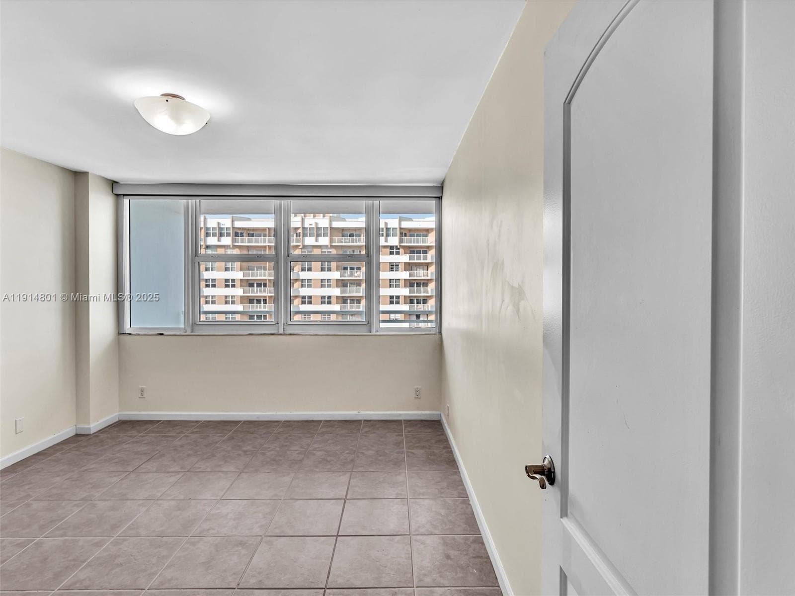 PARKER PLAZA CONDO · #2024 in Hallandale Beach - Photo 26