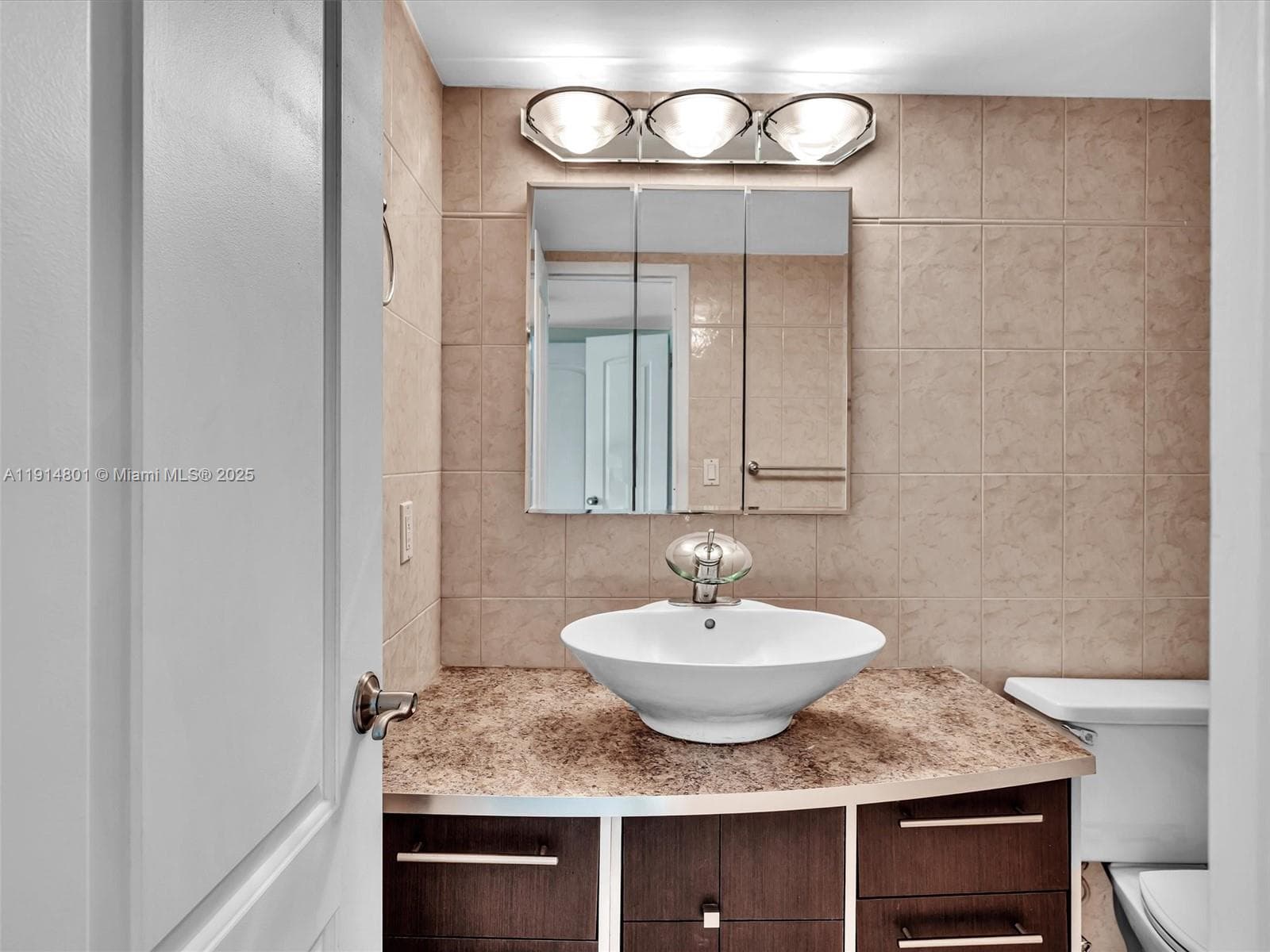 PARKER PLAZA CONDO · #2024 in Hallandale Beach - Photo 24