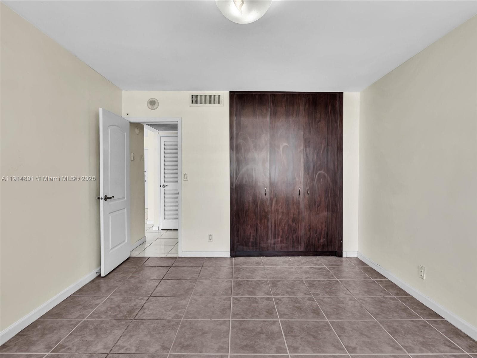 PARKER PLAZA CONDO · #2024 in Hallandale Beach - Photo 30