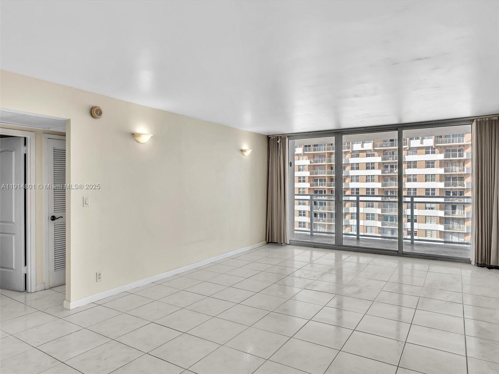 PARKER PLAZA CONDO · #2024 in Hallandale Beach - Photo 25