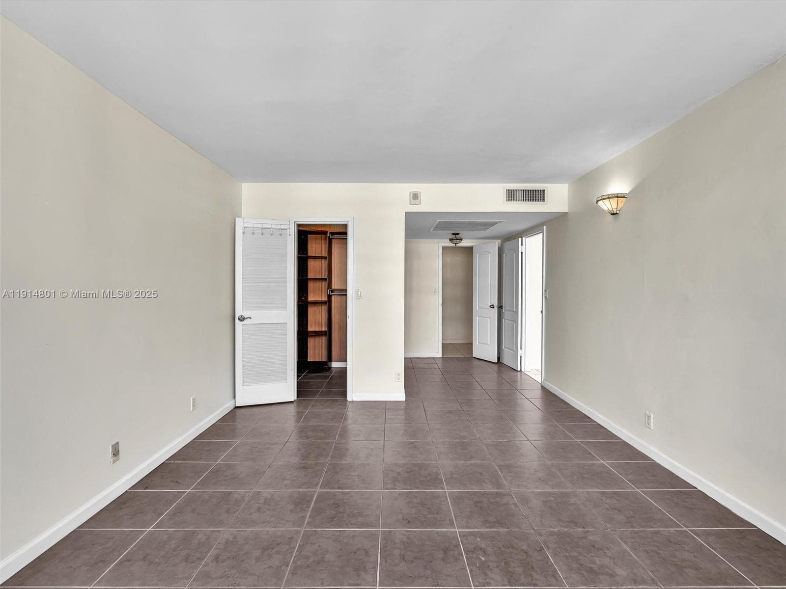 PARKER PLAZA CONDO · #2024 in Hallandale Beach - Photo 21