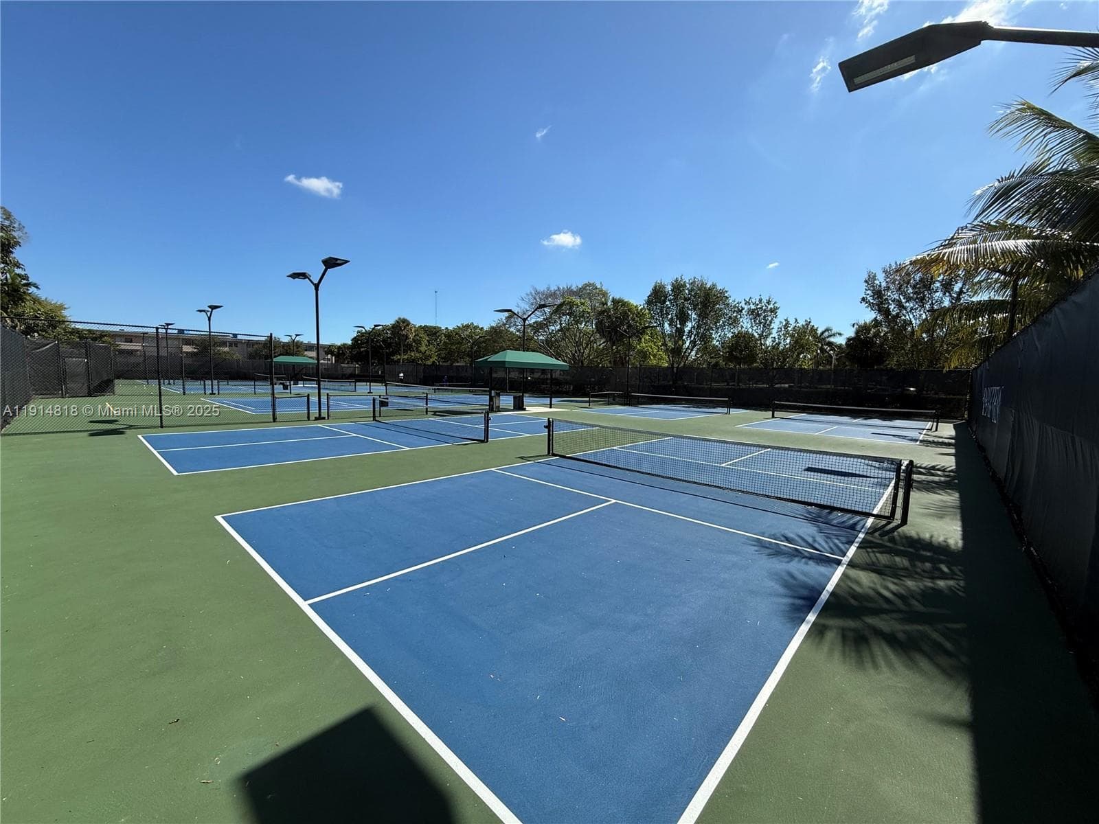 Pickelball & Tennis Courts
