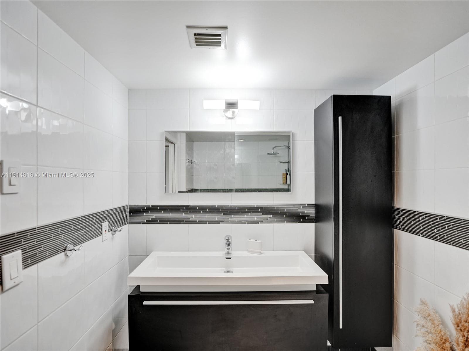 Hillcrest · #1204 in Hollywood - Photo 28