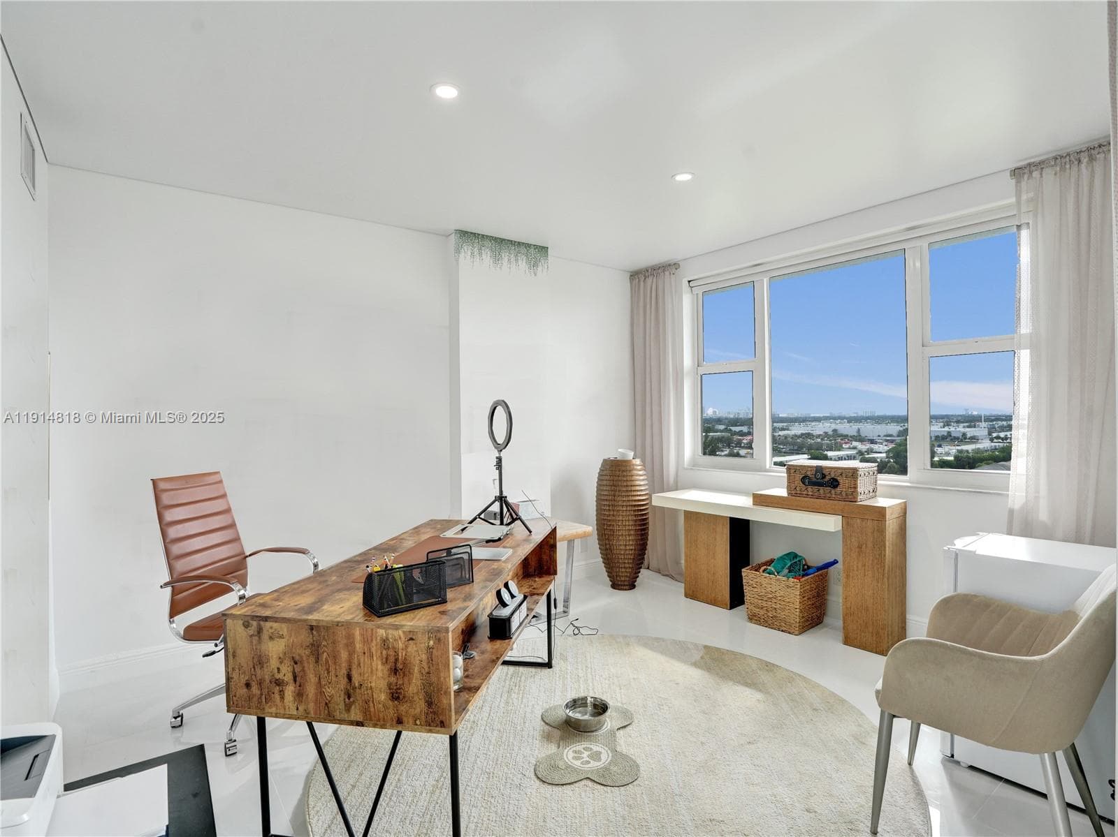 Hillcrest · #1204 in Hollywood - Photo 15