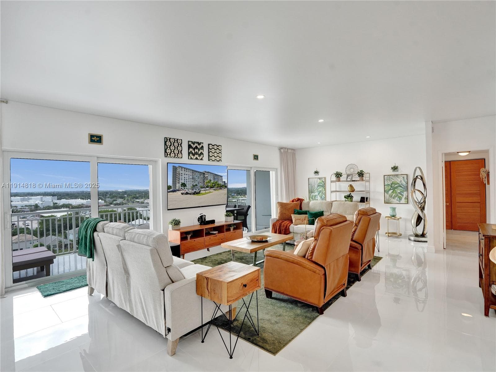 Hillcrest · #1204 in Hollywood - Photo 11