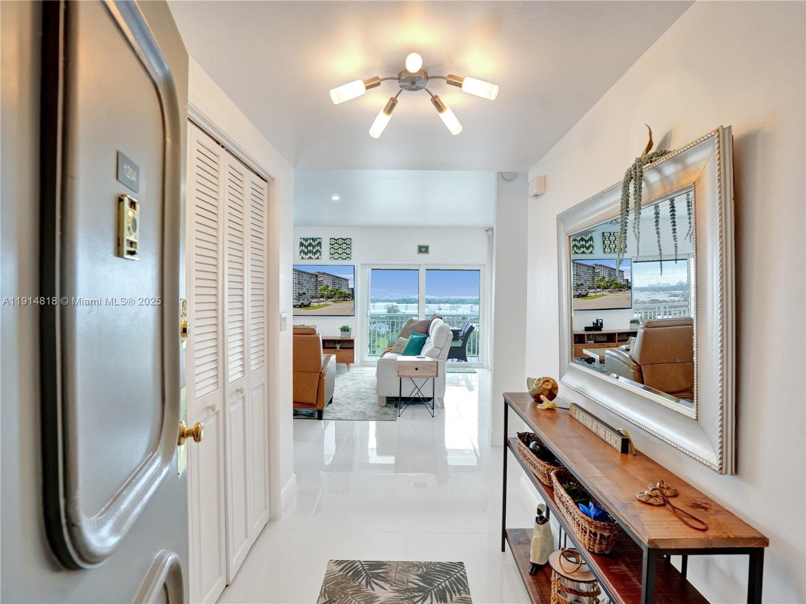 Hillcrest · #1204 in Hollywood - Photo 4