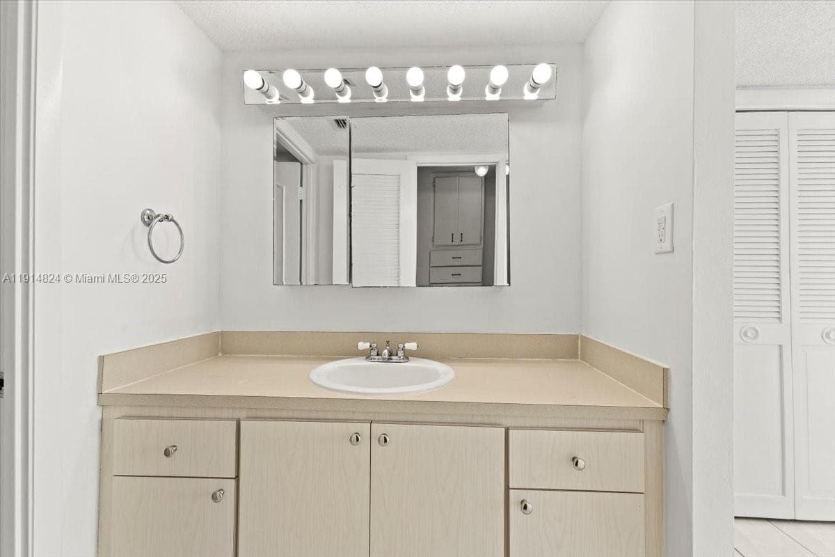 DEL PRADO · #1603 in Aventura - Photo 16