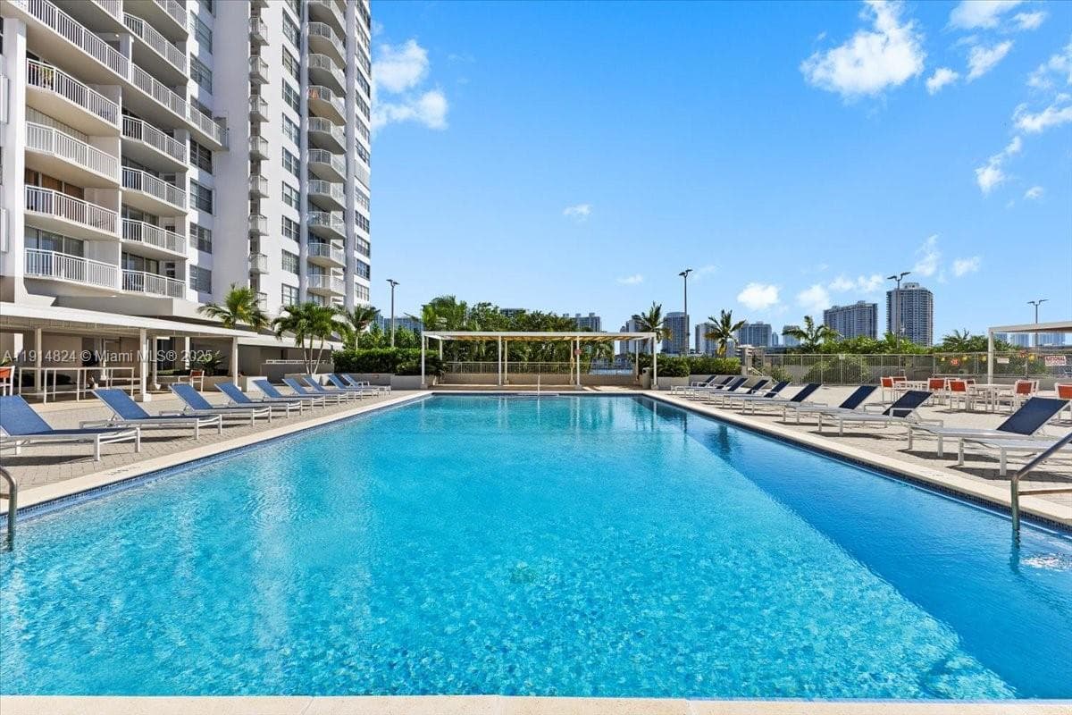 DEL PRADO · #1603 in Aventura - Photo 22