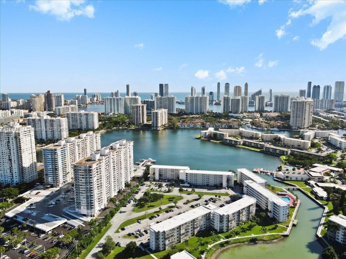 DEL PRADO · #1603 in Aventura - Photo 32