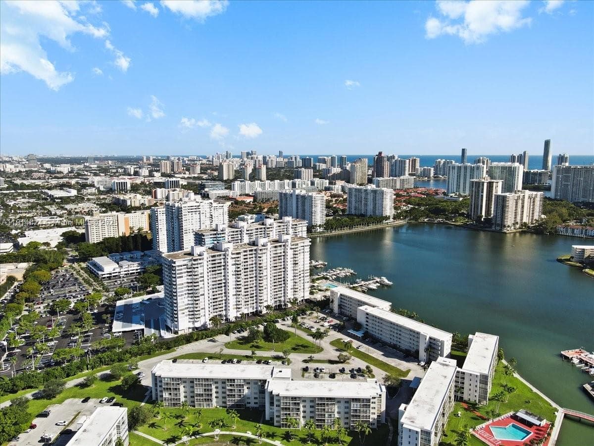 DEL PRADO · #1603 in Aventura - Photo 30