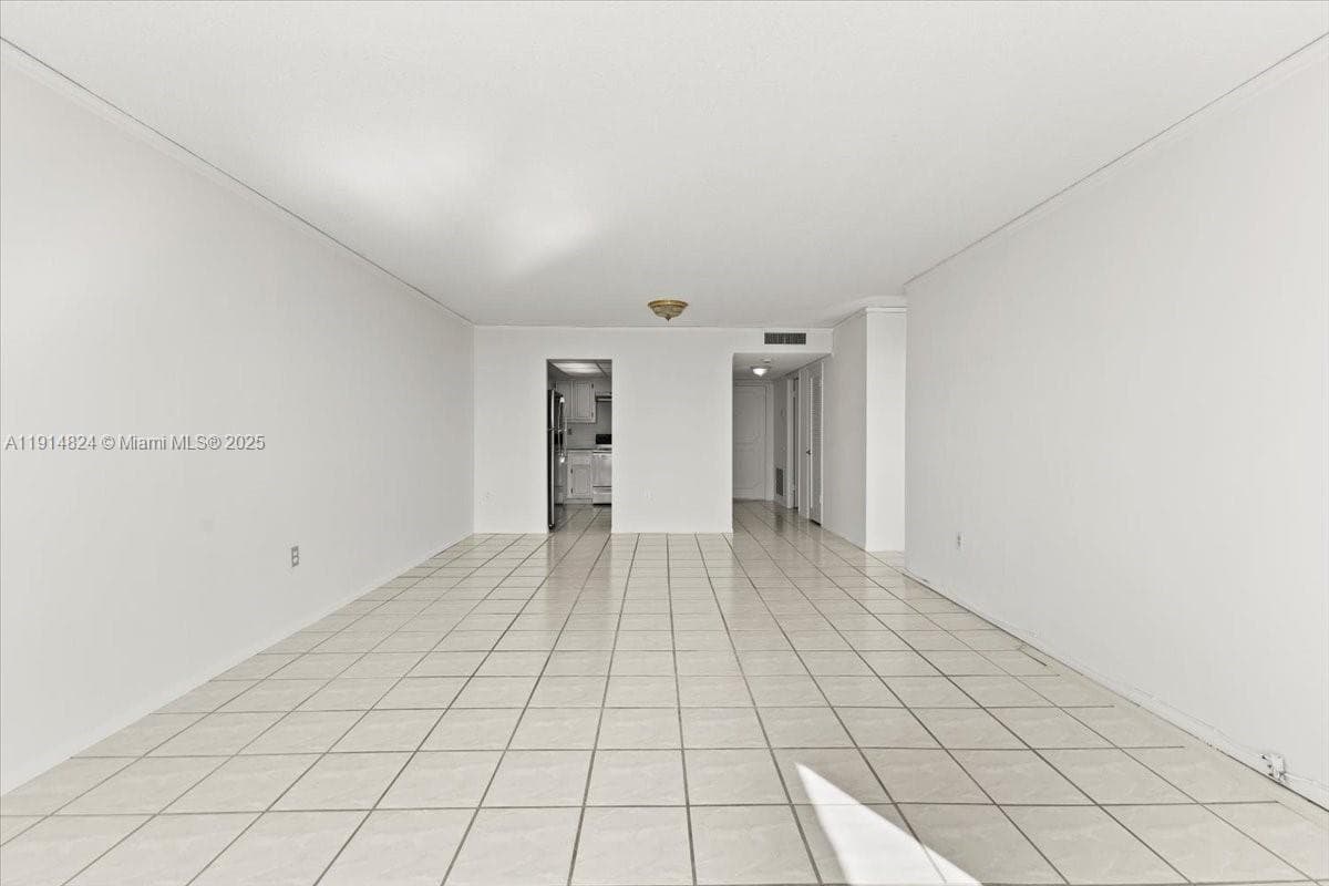 DEL PRADO · #1603 in Aventura - Photo 10