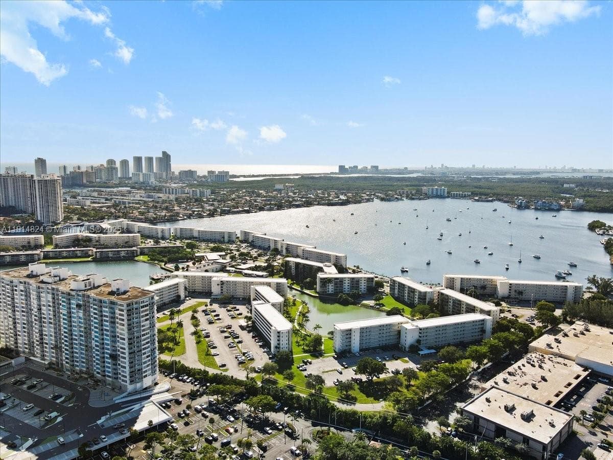 DEL PRADO · #1603 in Aventura - Photo 33