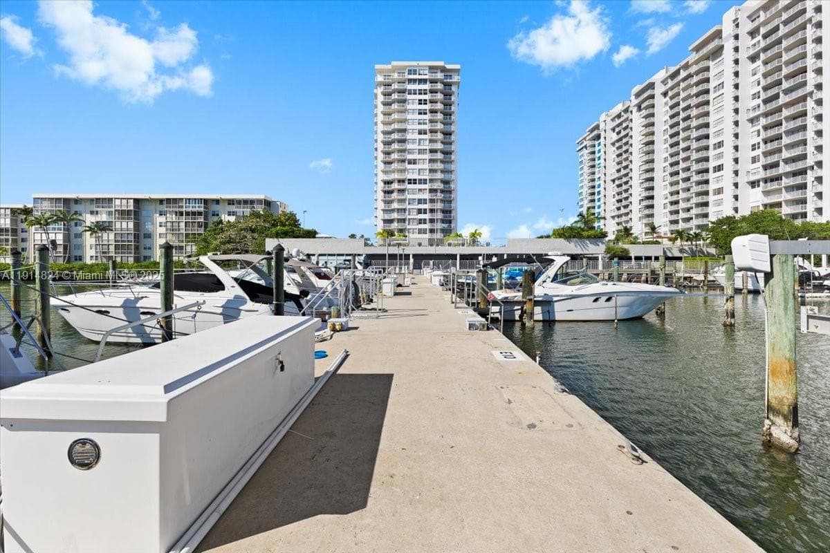 DEL PRADO · #1603 in Aventura - Photo 25