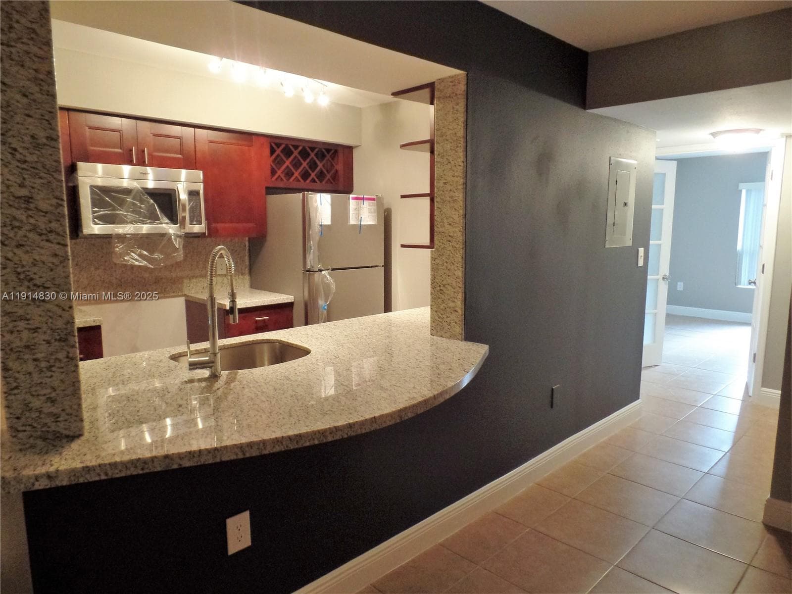 SAILBOAT POINTE CONDO · #1209 in Oakland Park - Photo 2