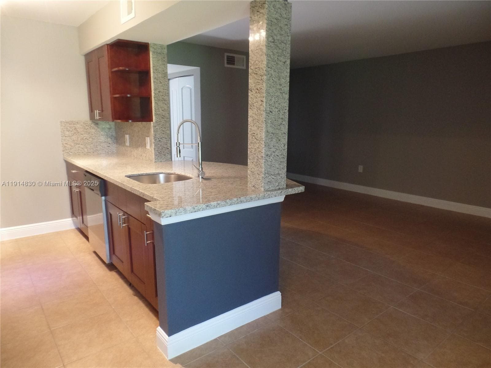 SAILBOAT POINTE CONDO · #1209 in Oakland Park - Photo 1