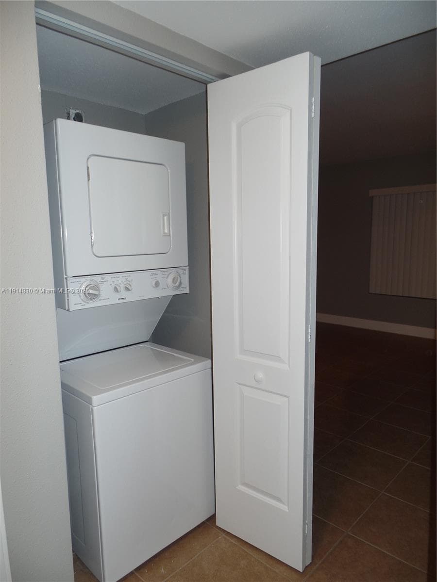 SAILBOAT POINTE CONDO · #1209 in Oakland Park - Photo 9