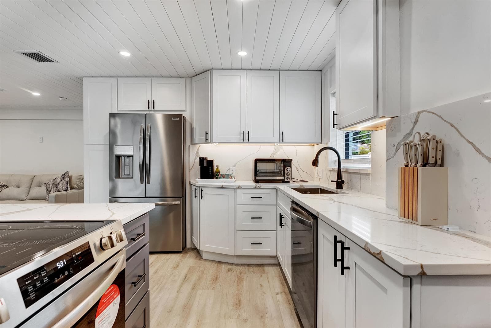 Kitchen/Island