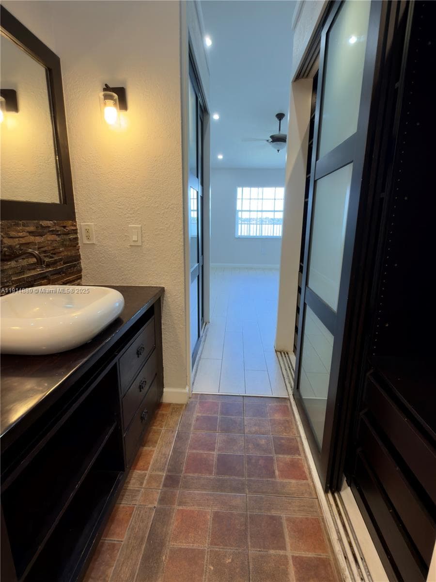 LAKEVIEW CLUB CONDO · #304 in Oakland Park - Photo 17