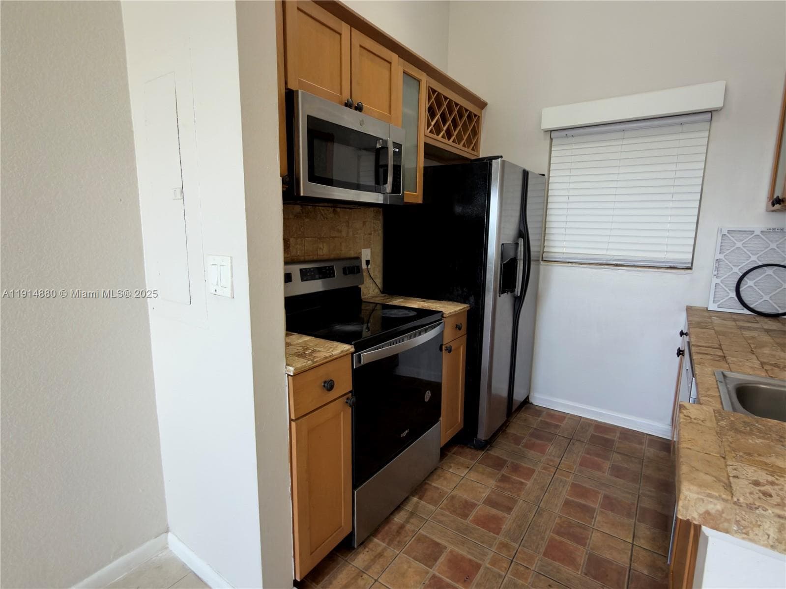 LAKEVIEW CLUB CONDO · #304 in Oakland Park - Photo 3