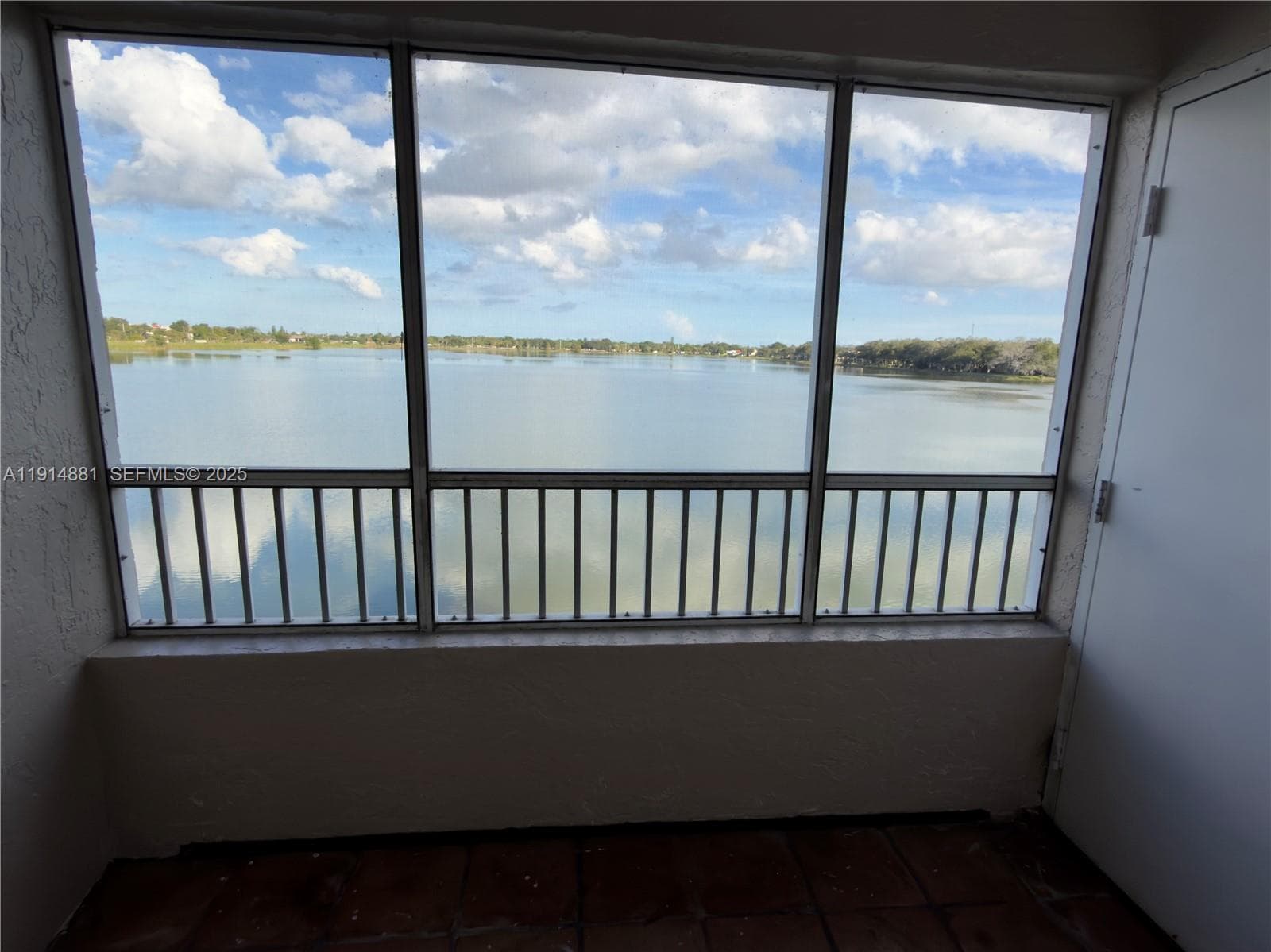 LAKEVIEW CLUB CONDO · #304 in Oakland Park - Photo 8