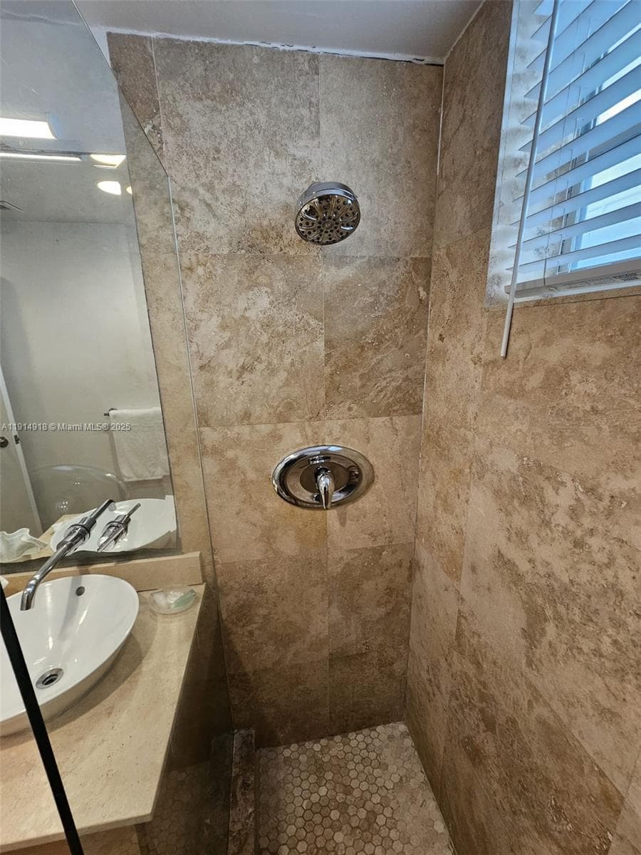 Aldo Condominiu · #3 in Miami Beach - Photo 35