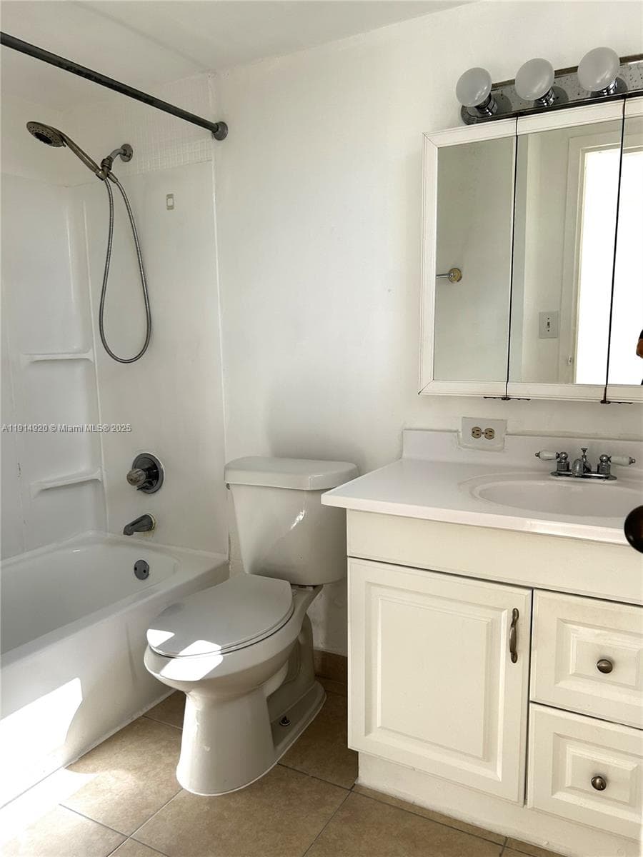 PLAZA OF AMERICAS CONDO P · #511 in Sunny Isles Beach - Photo 27