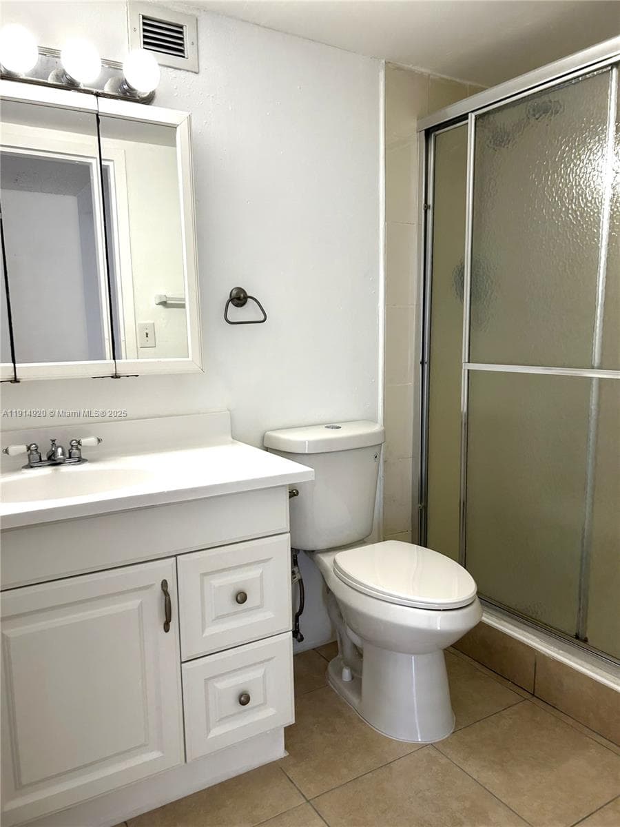 PLAZA OF AMERICAS CONDO P · #511 in Sunny Isles Beach - Photo 16