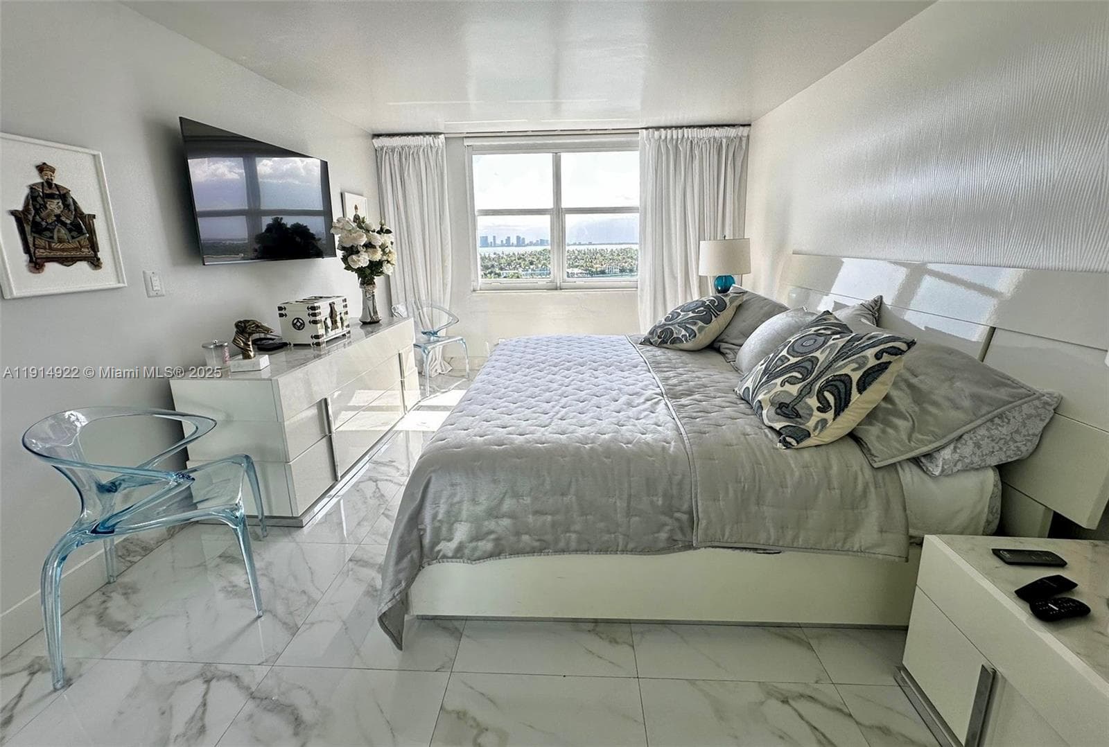 AQUASOL CONDO · #14M in Miami Beach - Photo 12