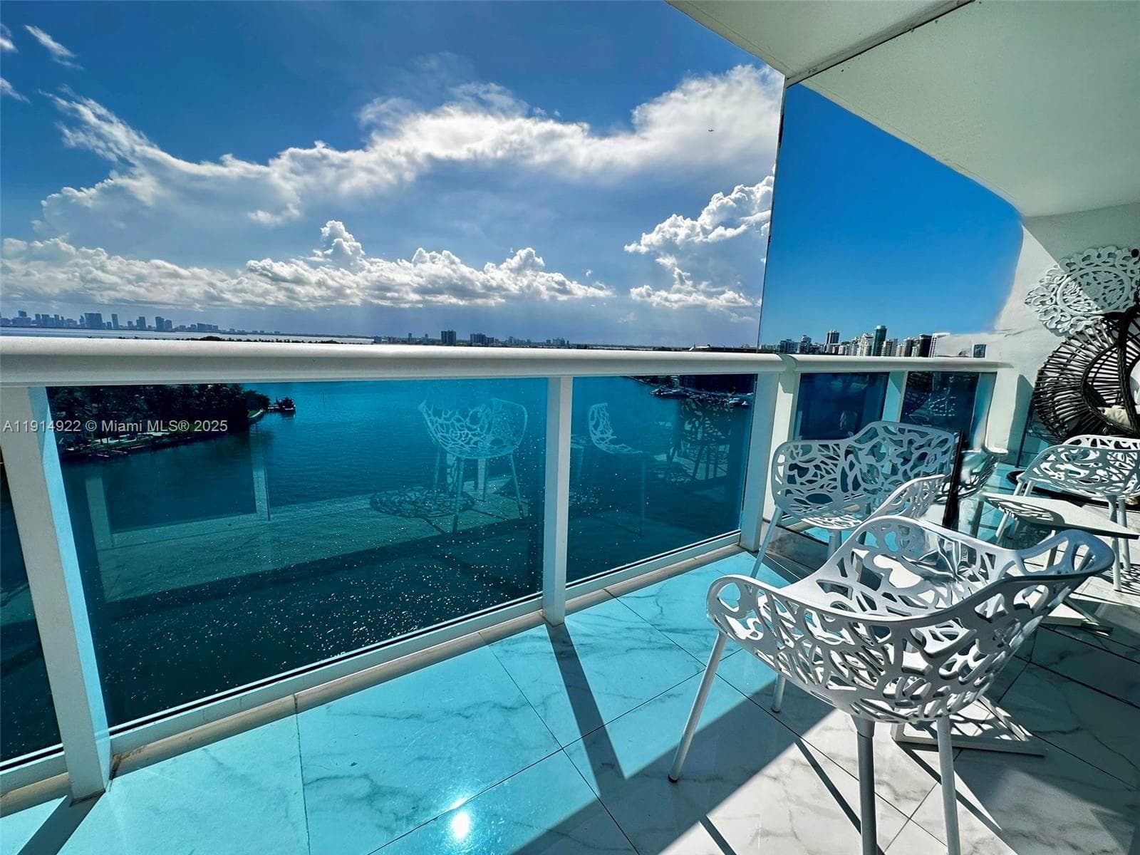 AQUASOL CONDO · #14M in Miami Beach - Photo 31