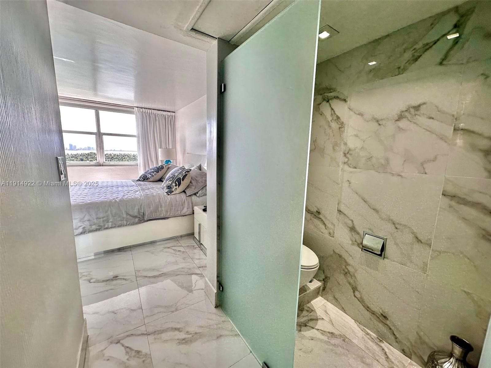 AQUASOL CONDO · #14M in Miami Beach - Photo 25