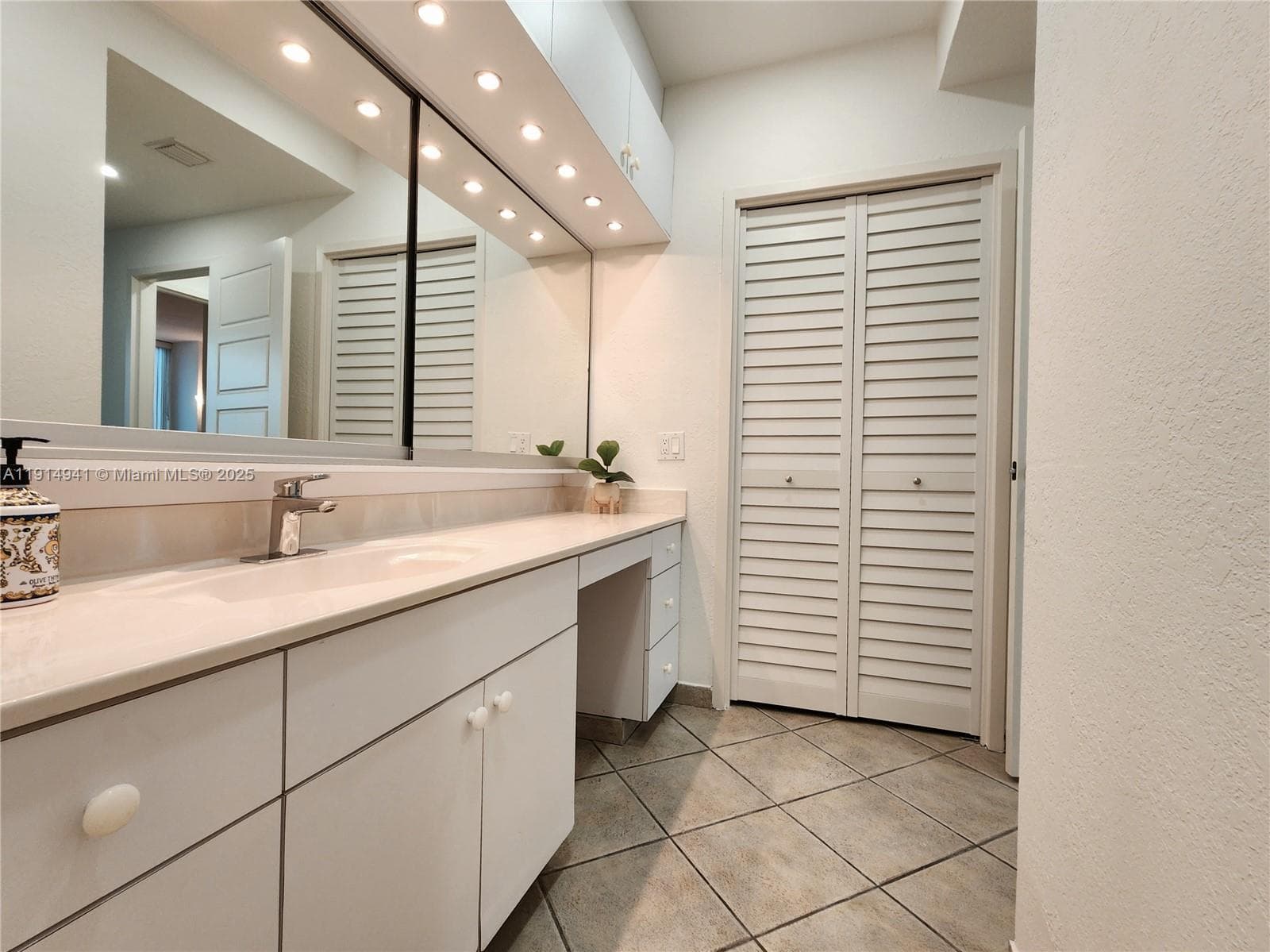 Alexander Towers · #1202 in Hollywood - Photo 19