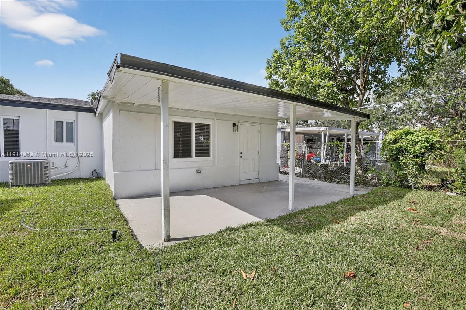 1218 NW 2nd Ave photo 42