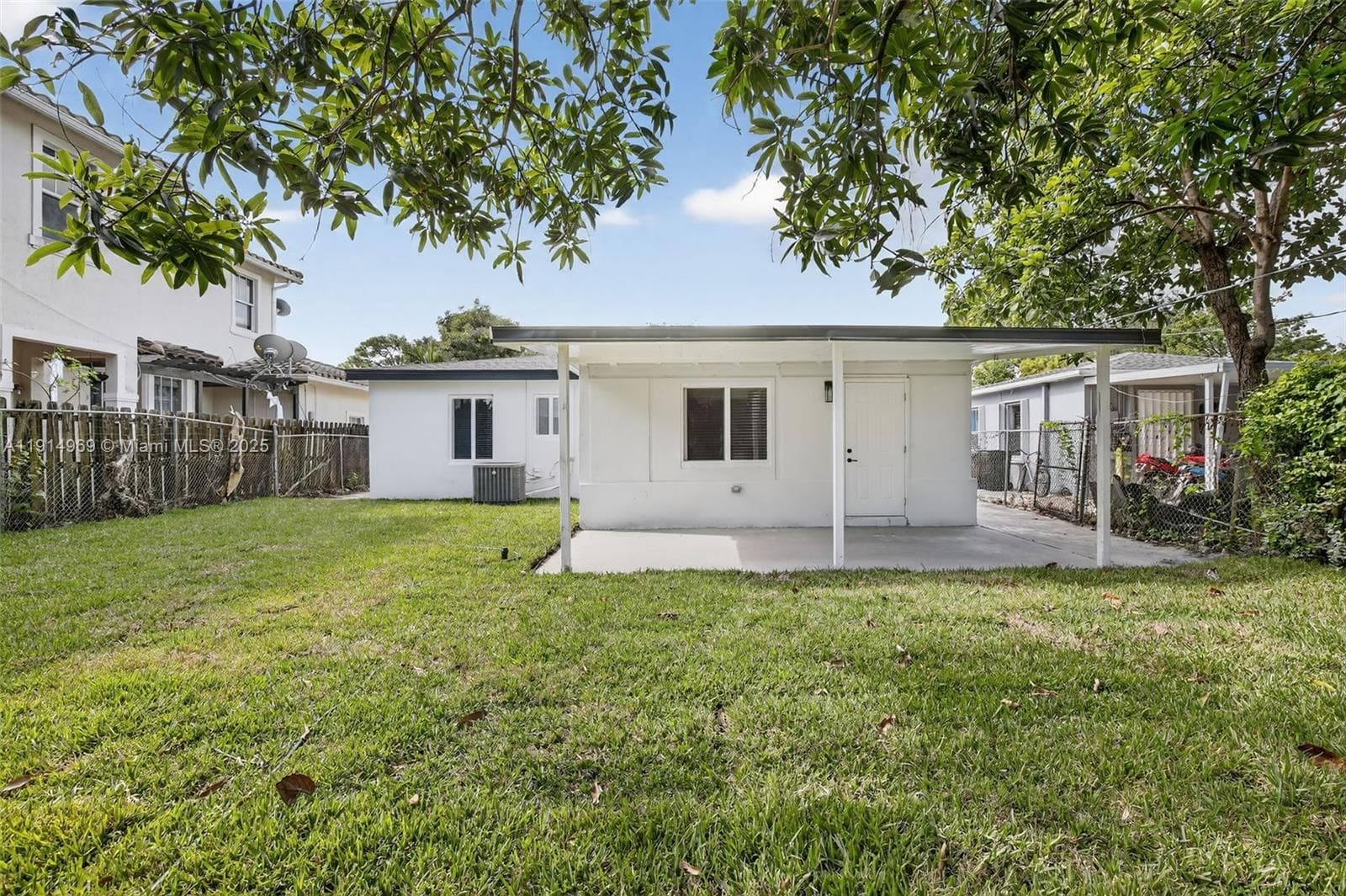 1218 NW 2nd Ave photo 43