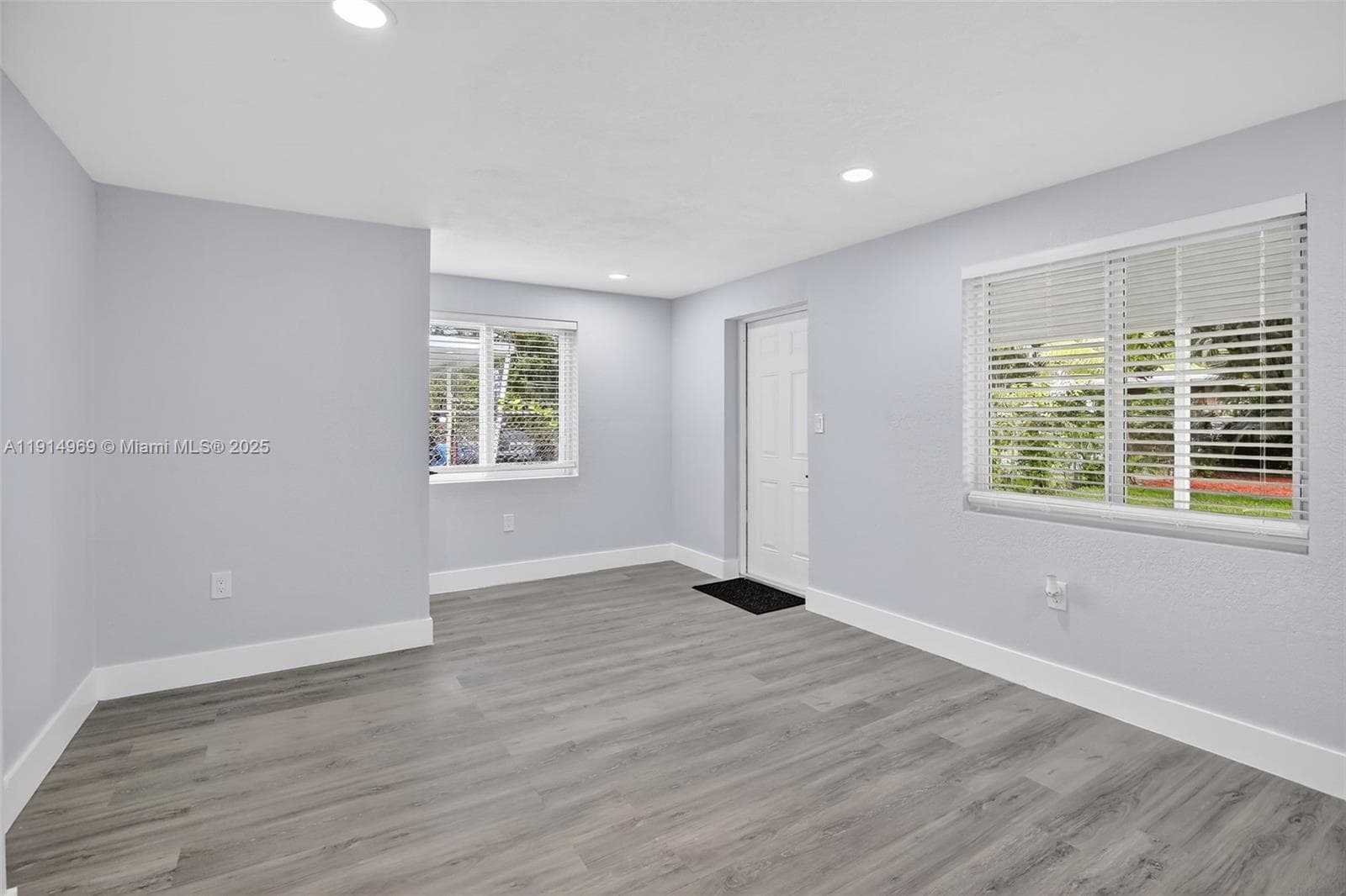 1218 NW 2nd Ave photo 14