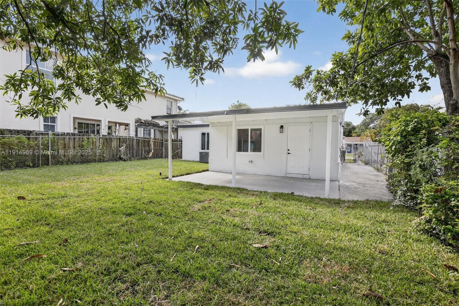 1218 NW 2nd Ave photo 44