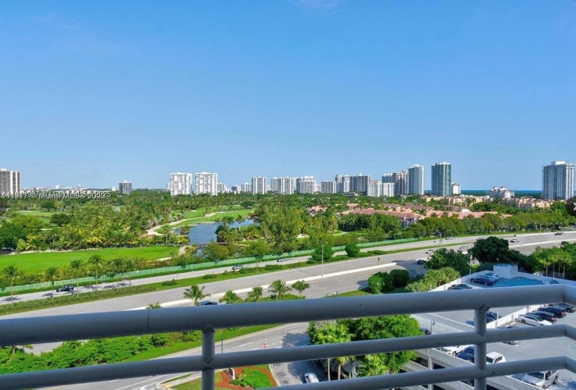 PARC CENTRAL AVENTURA SOU · #911 in Aventura - Photo 4