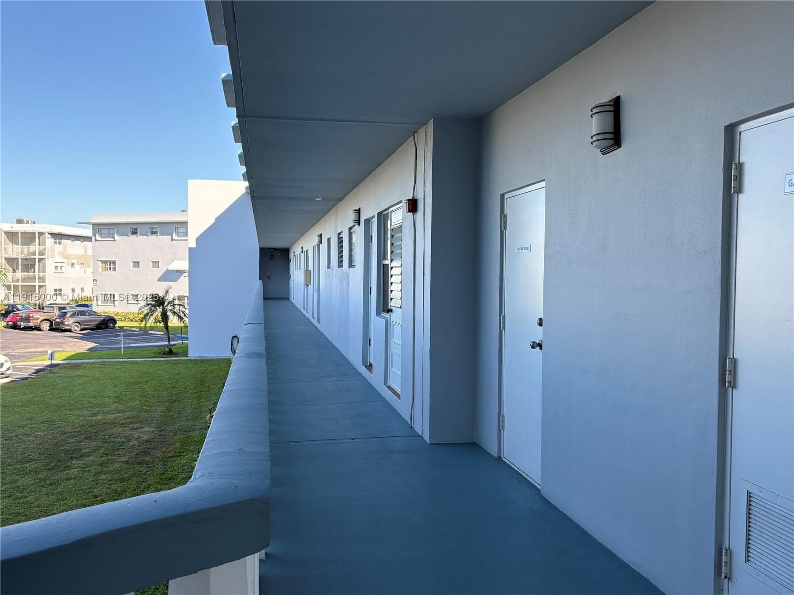 Corner unit apartment