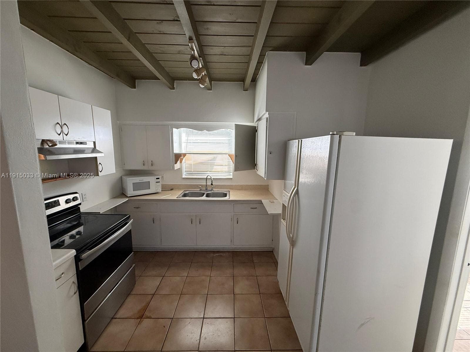 5820 Arthur St #back photo 4