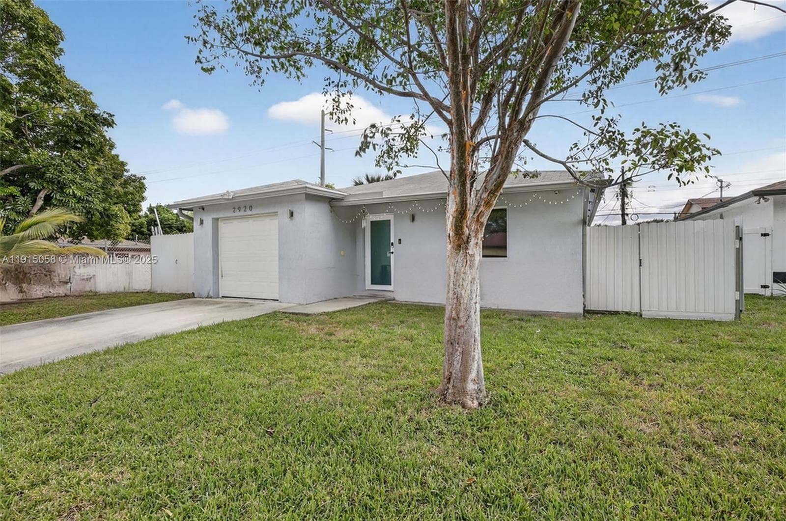 2920 NW 9th Pl photo 6