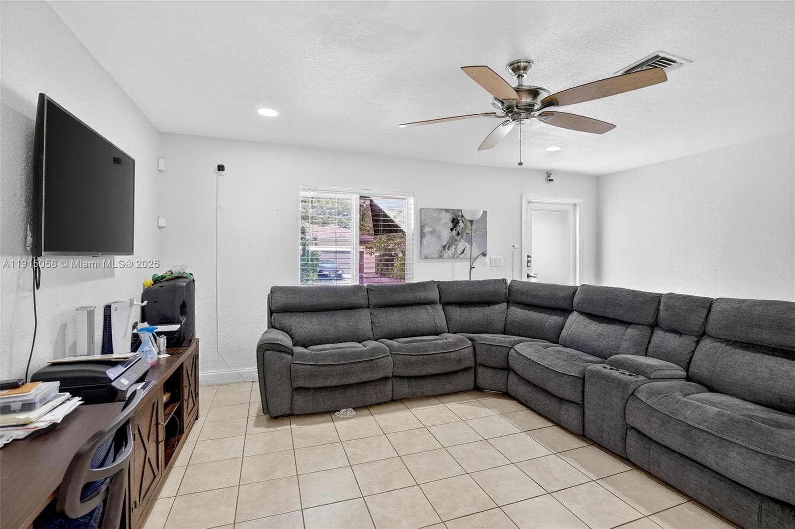 2920 NW 9th Pl photo 9