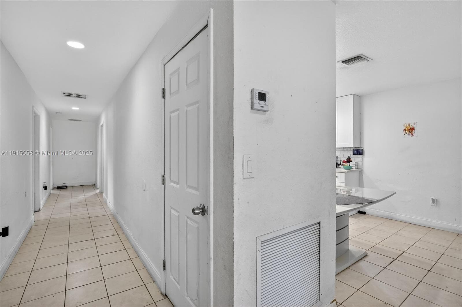 2920 NW 9th Pl photo 18