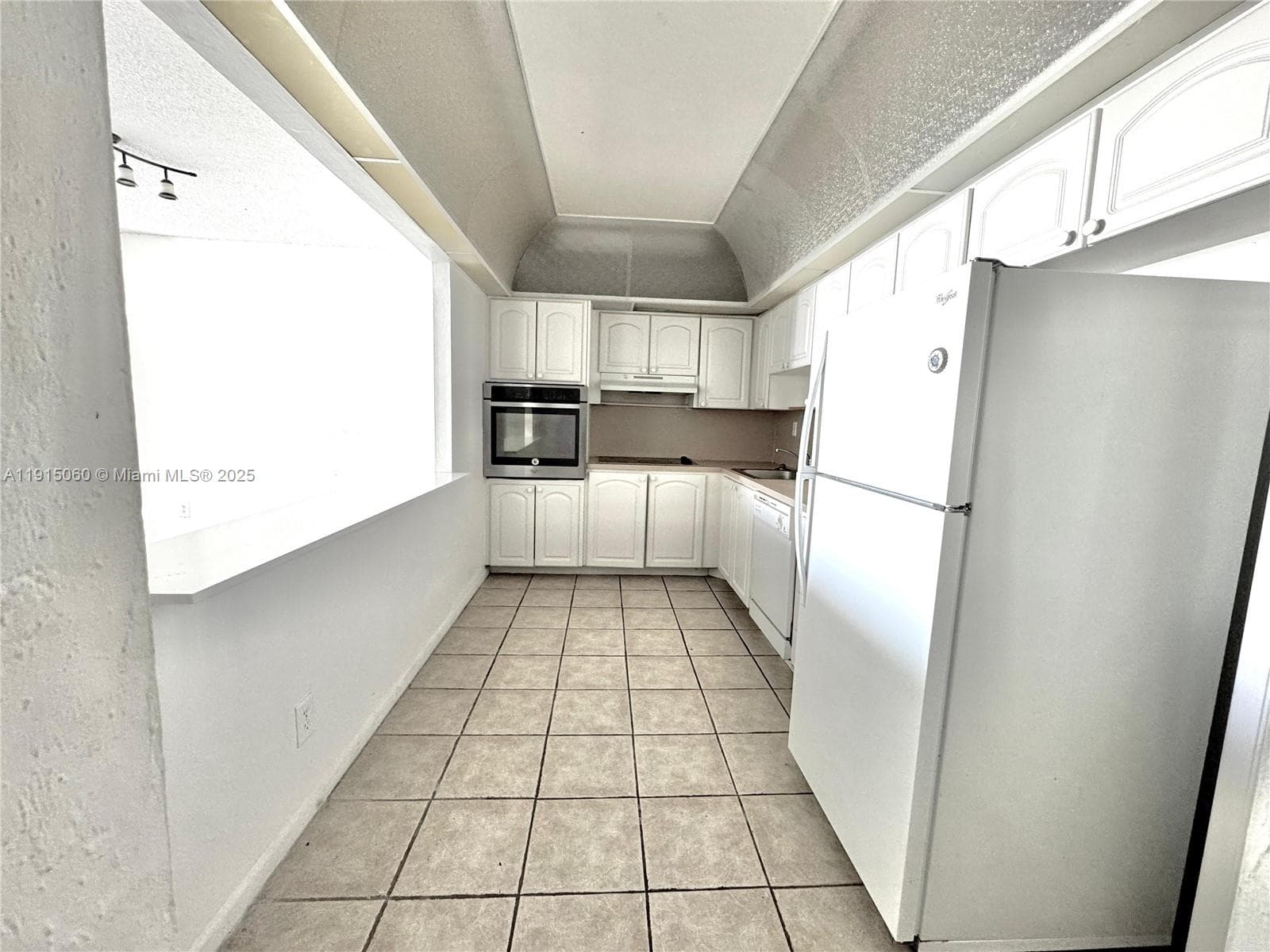 OCEANVIEW BUILDING A COND · #1610 in Sunny Isles Beach - Photo 12