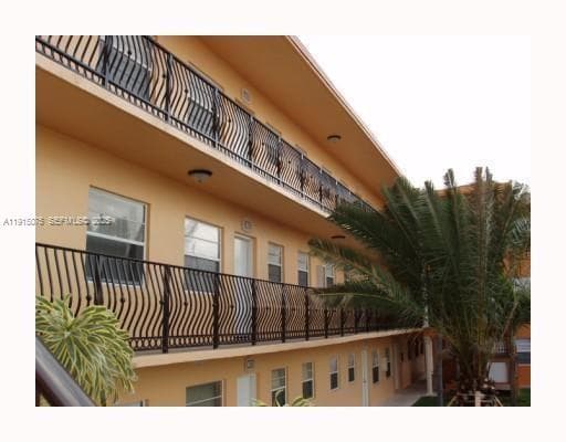 SEVILLA PALACE AT HALLAND · #309 in Hallandale Beach - Photo 3