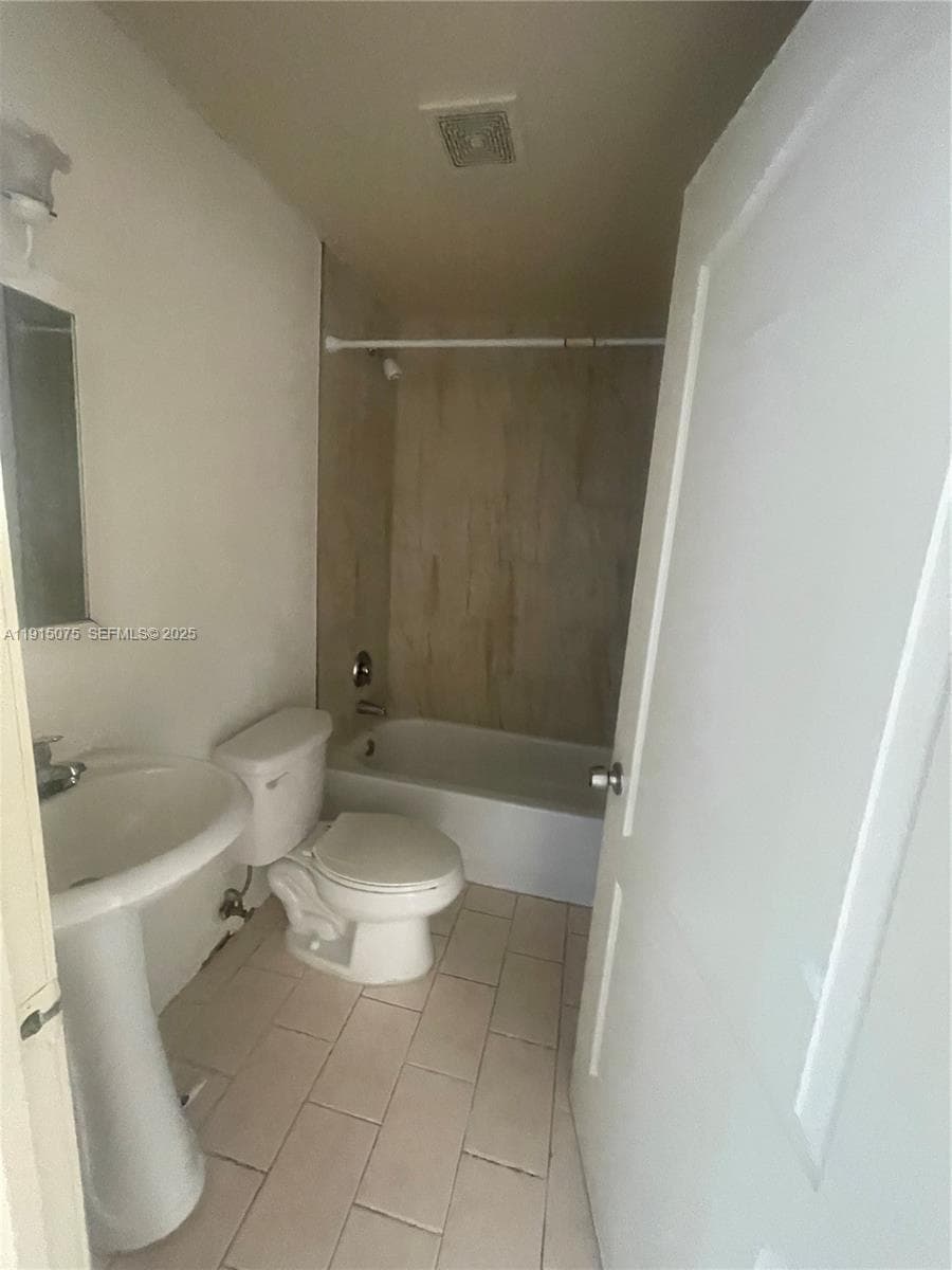SEVILLA PALACE AT HALLAND · #309 in Hallandale Beach - Photo 18