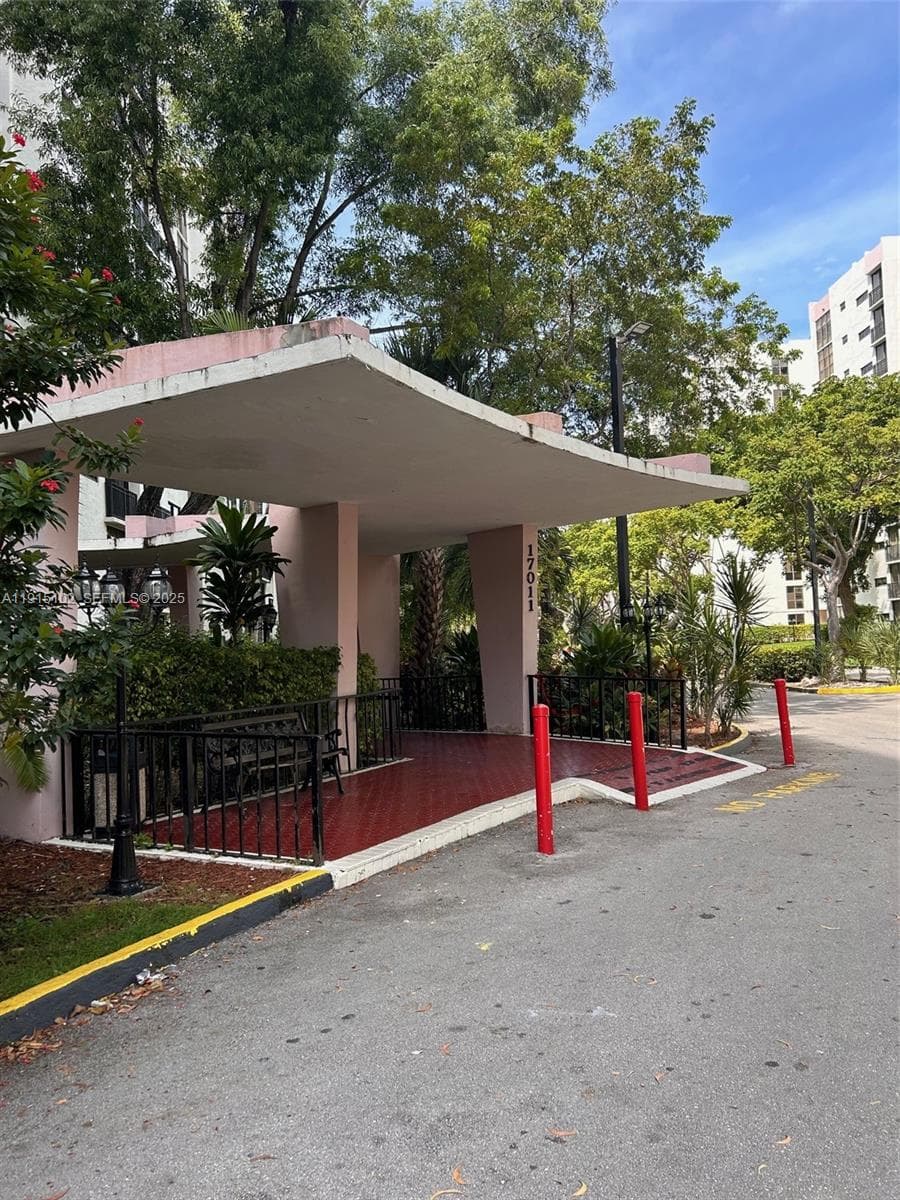 PLAZA OF AMERICAS CONDO P · #211 in Sunny Isles Beach - Photo 23