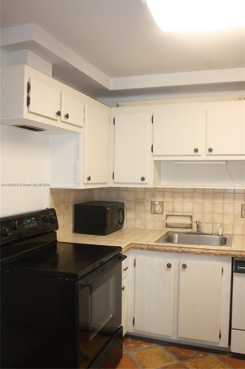 Winston Towers 100 · #1809 in Sunny Isles Beach - Photo 28