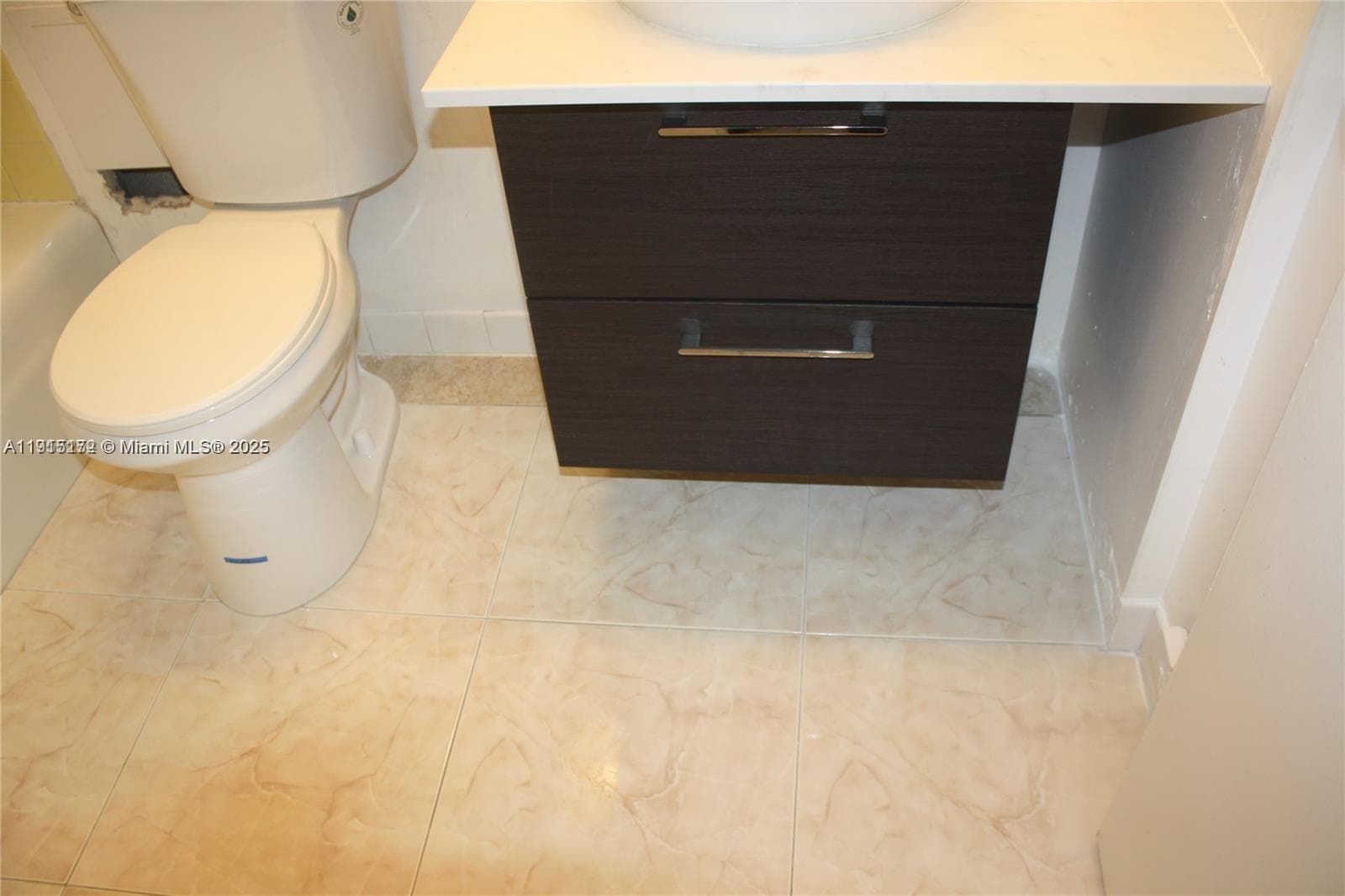 Winston Towers 100 · #1809 in Sunny Isles Beach - Photo 24