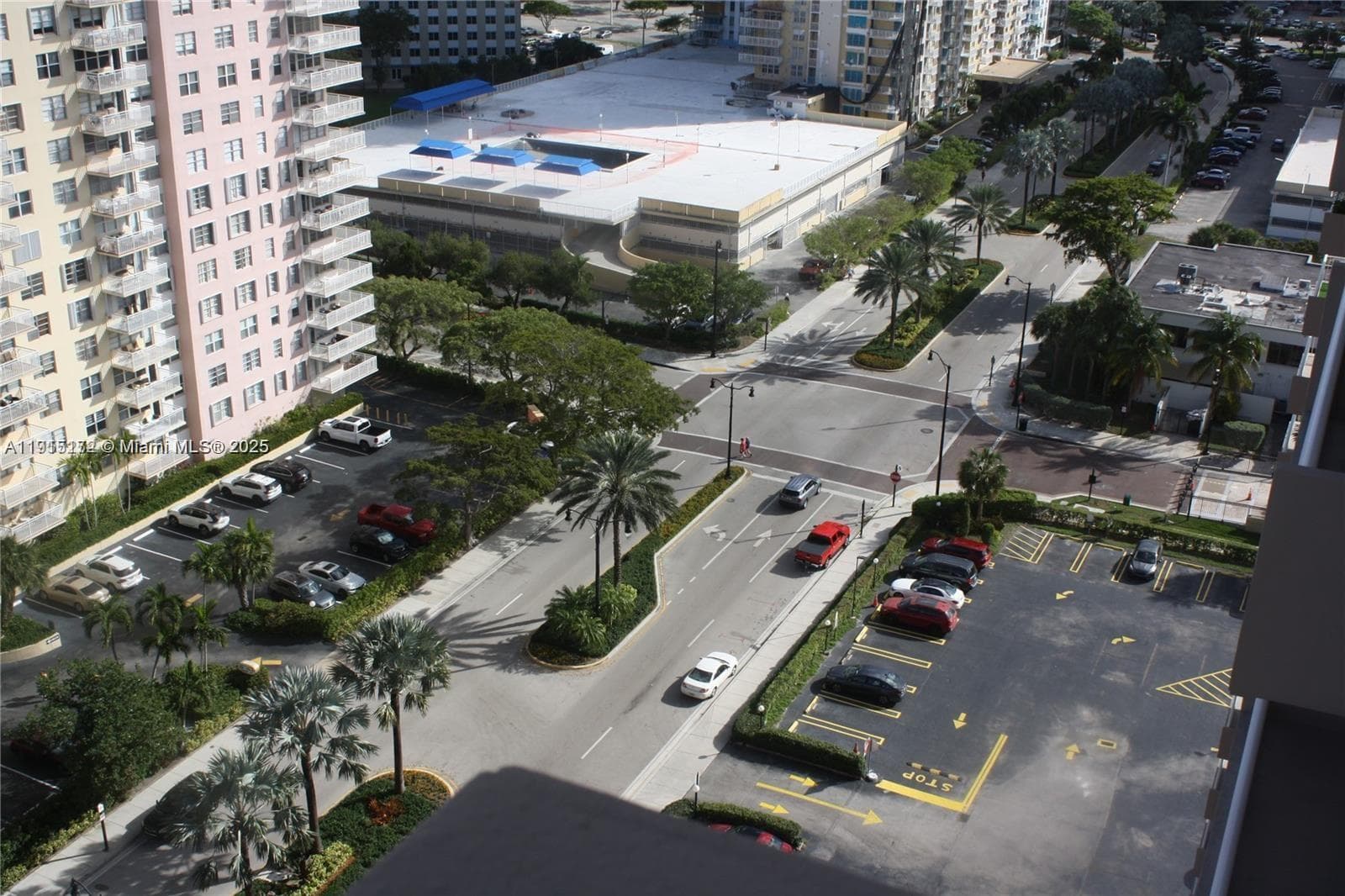 Winston Towers 100 · #1809 in Sunny Isles Beach - Photo 4